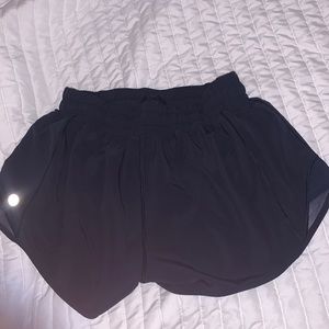 women’s lulu hotty hot shorts 2.5 inch in navy